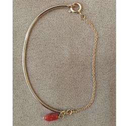 Demi jonc plaqué or main corail